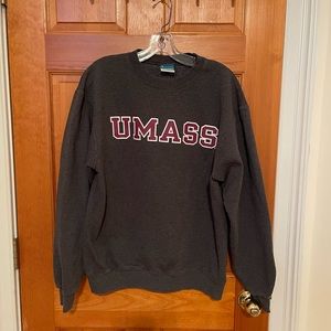 University of Massachusetts crewneck sweatshirt M